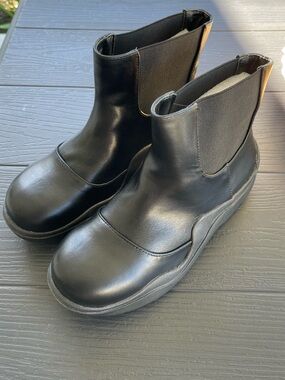 Black Leather Platform Chelsea Boots